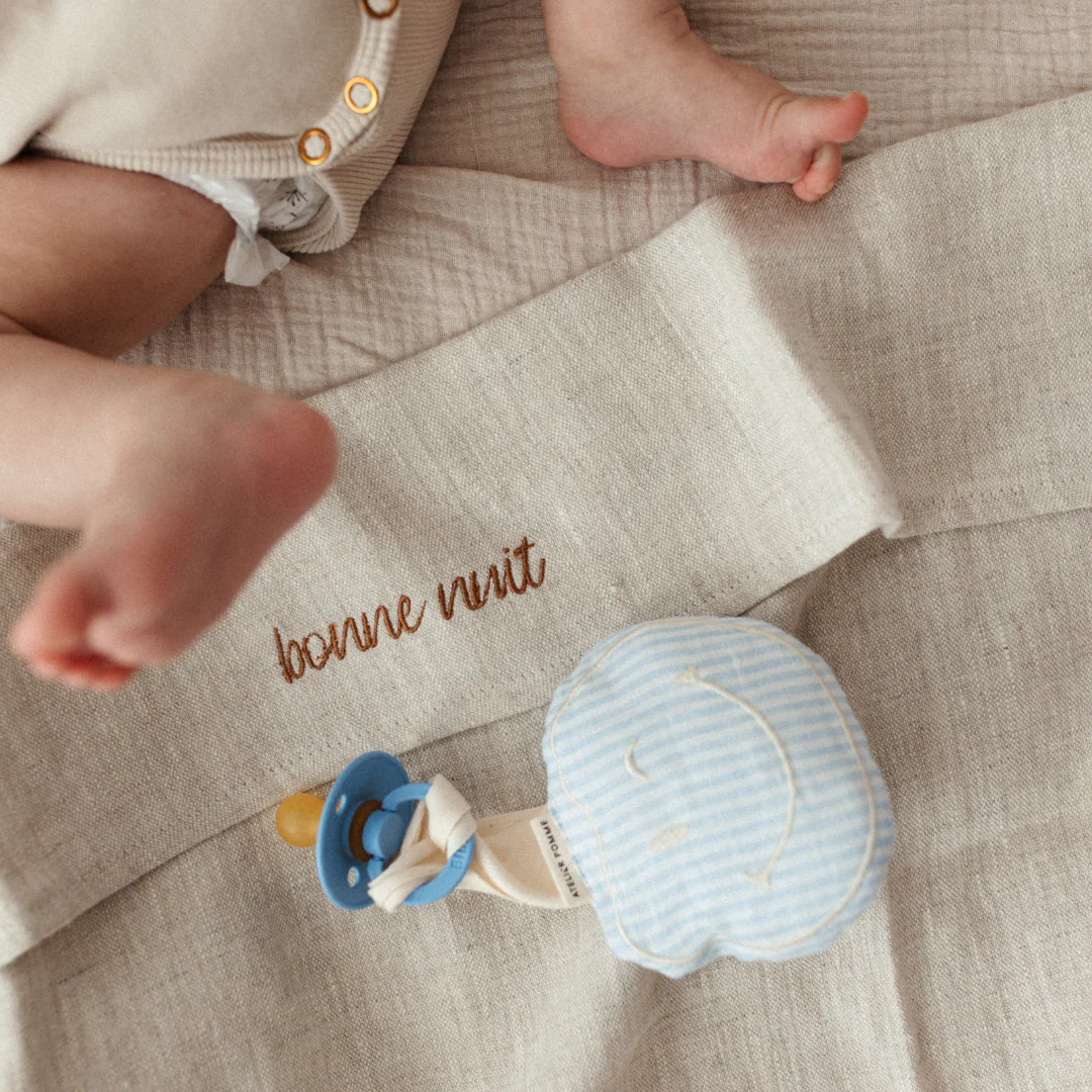 PACIFIER CLOTH POMME